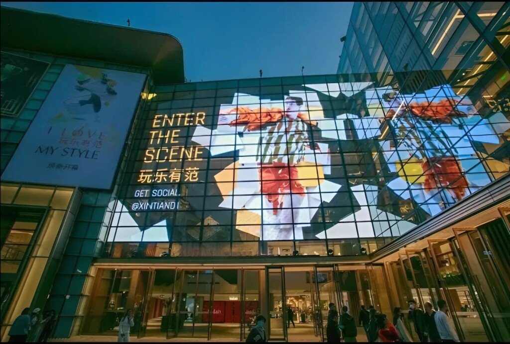 Màn hình LED trong suốt trước mặt tiền & lối vào trung tâm thương mại